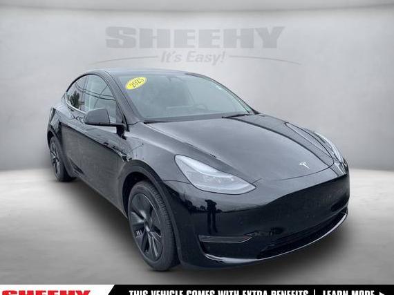 TESLA MODEL Y 2025 7SAYGDED8SA369758 image